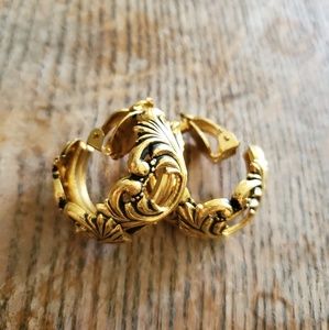 Vintage Clip On Earrings